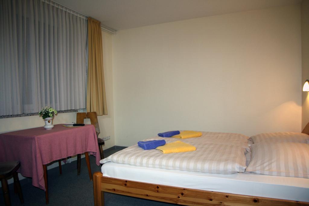 Hotel Gremersdorf - Zum Gruenen Jaeger الغرفة الصورة