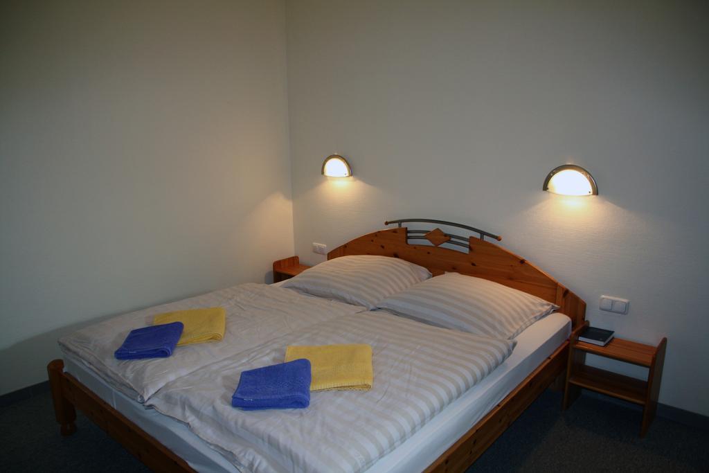 Hotel Gremersdorf - Zum Gruenen Jaeger الغرفة الصورة